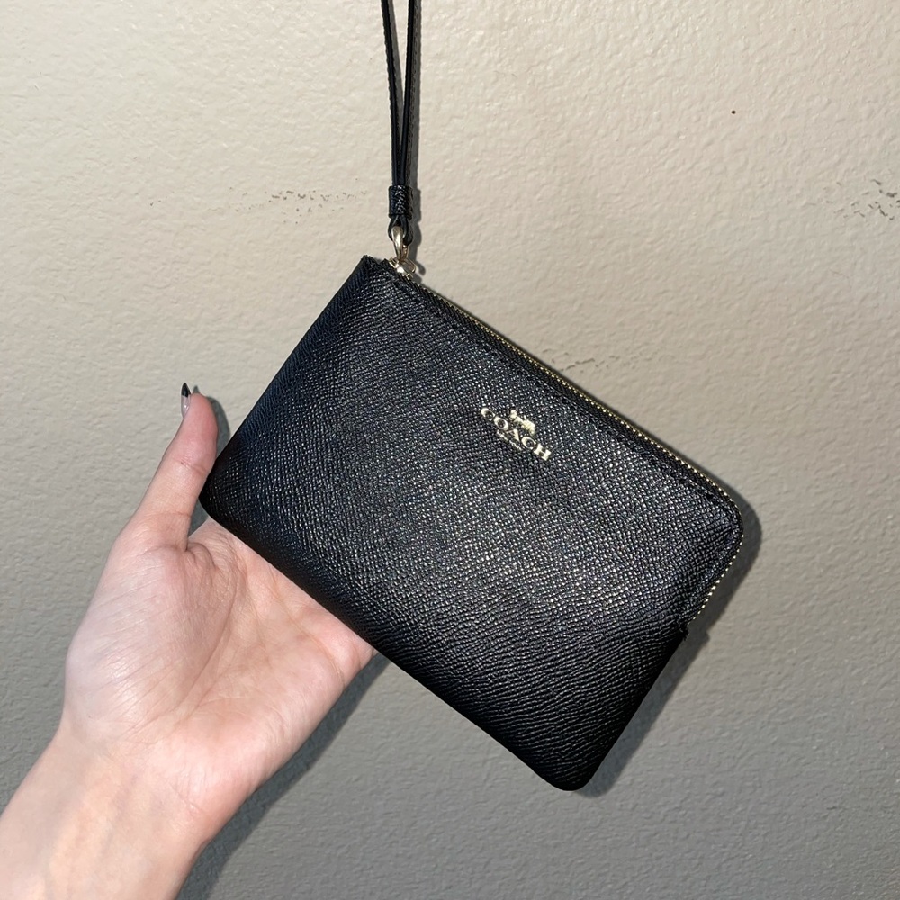 Coach Wrist Wallet 🖤